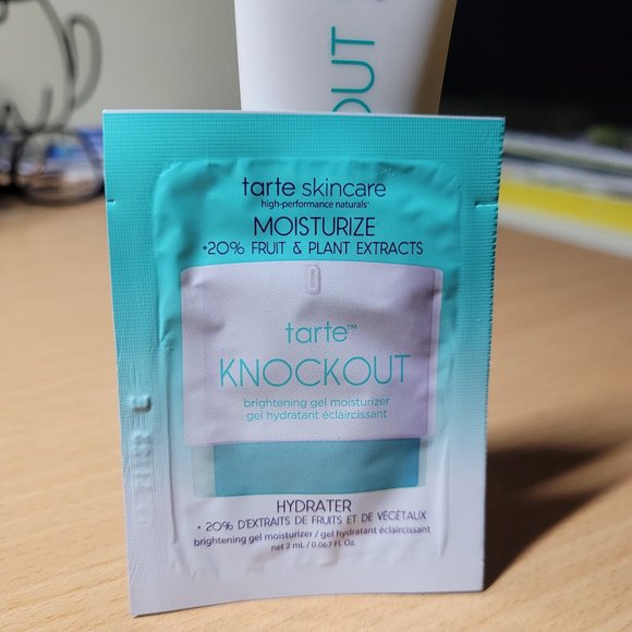 NEW - Tarte Travel-size Knockout Daily Exfoliating Cleanser - Picture 3 of 4